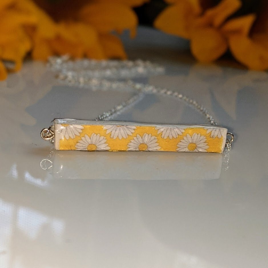 Daisy Bar REVERSIBLE Necklace Yellow White Summer Jewelry Gift Set for Her