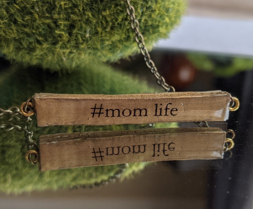 Mom Life Personalisierte Namenskette Messing