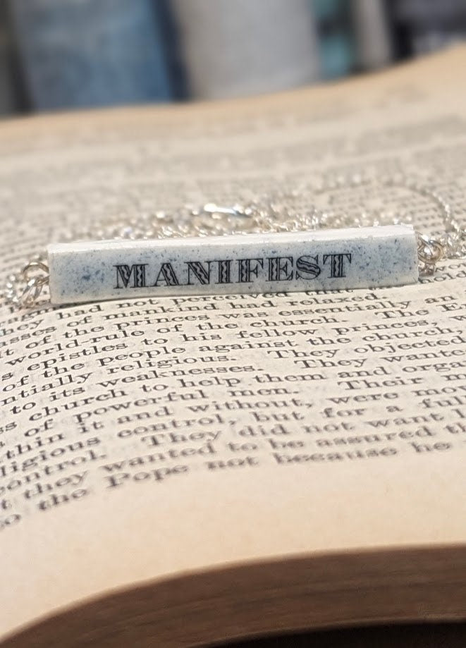 MANIFEST - Gesetz der Anziehung Personalisierte Bar Halskette - REVERSIBLE Wort des Jahres